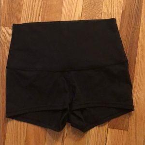 Lululemon boogie shorts size 4